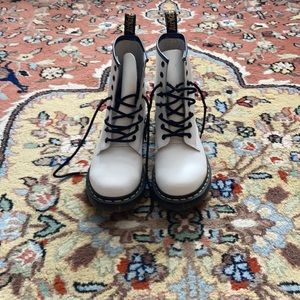 White docs NWOT